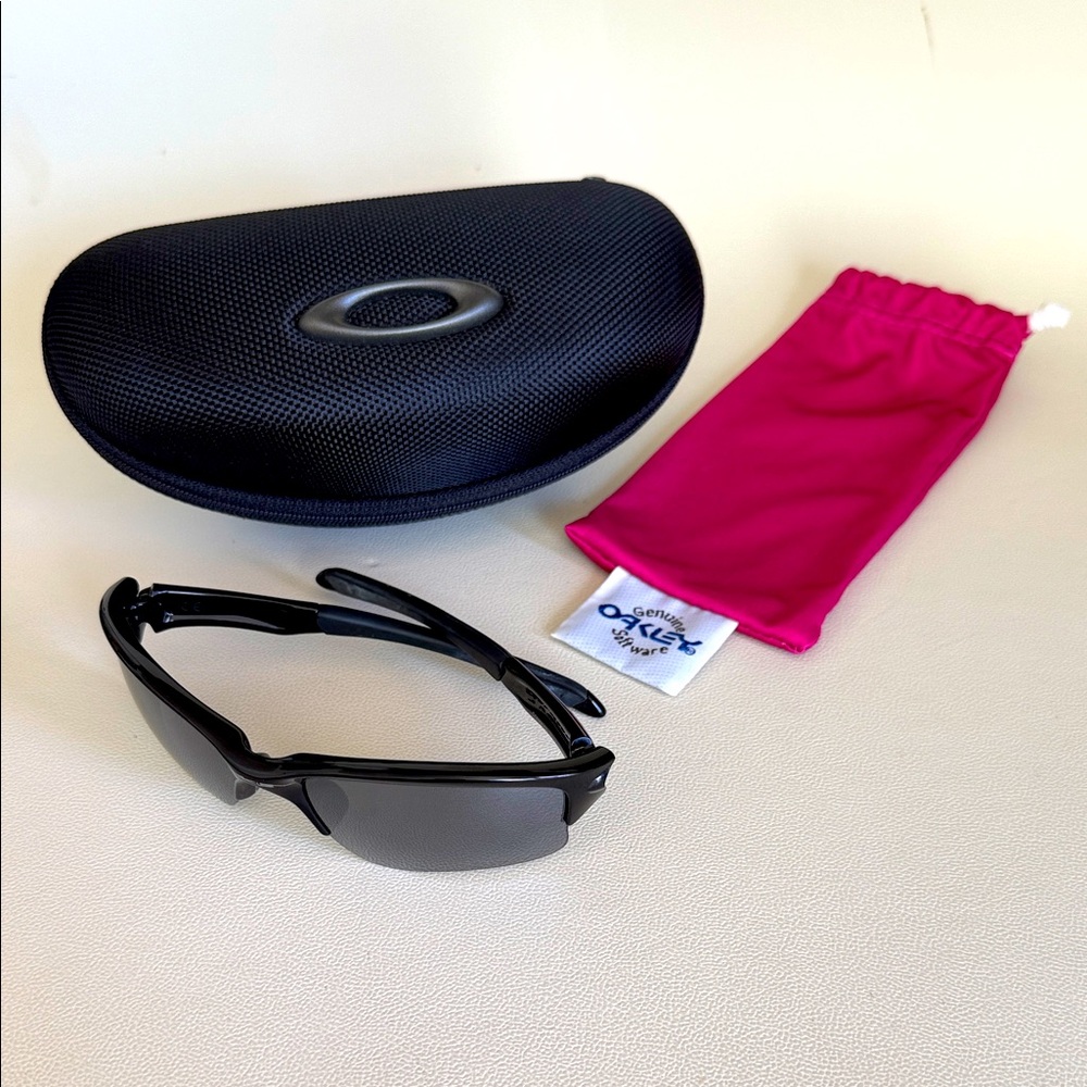 Oakley Quarter Jacket Black Sunglasses 009200-01 with Case and Drawstring Bag